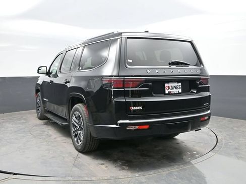 Used 2024 Jeep Wagoneer Series II w/ Flexible Seating Group AWD/4WD image 11