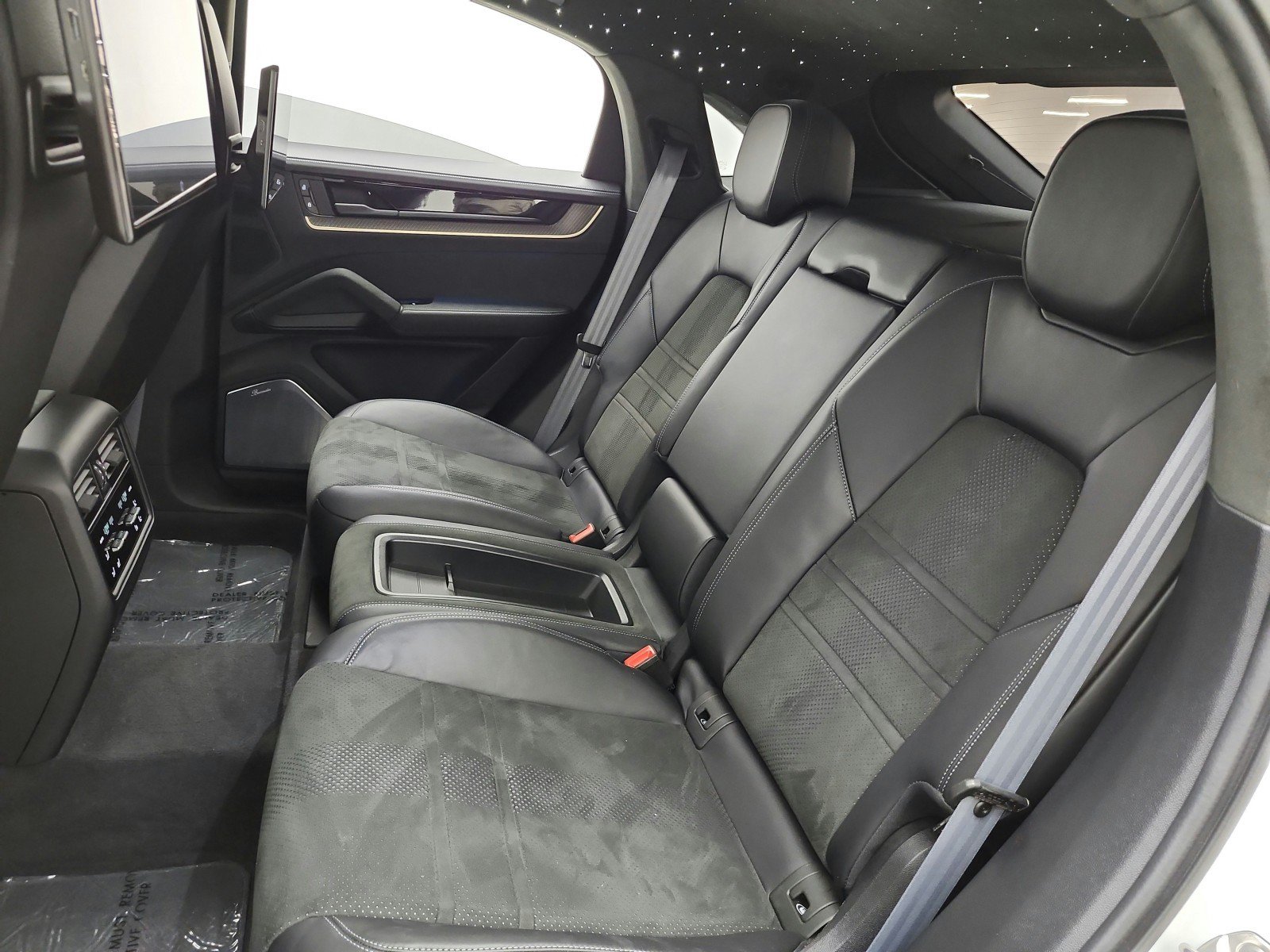 Used 2024 Porsche Cayenne Turbo GT AWD/4WD image 13
