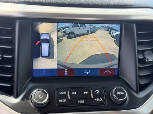 Used 2018 GMC Acadia Denali w/ Technology Package FWD image 30