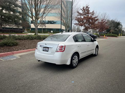 Used 2010 Nissan Sentra 2.0 S w/ Convenience Pkg image 5