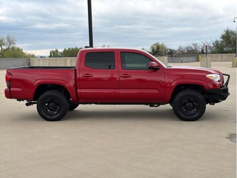 Used 2021 Toyota Tacoma SR AWD/4WD image 9