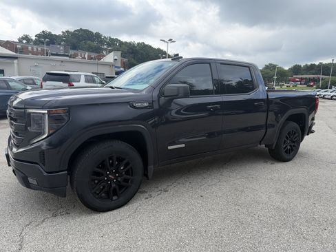 Used 2023 GMC Sierra 1500 Elevation AWD/4WD image 3