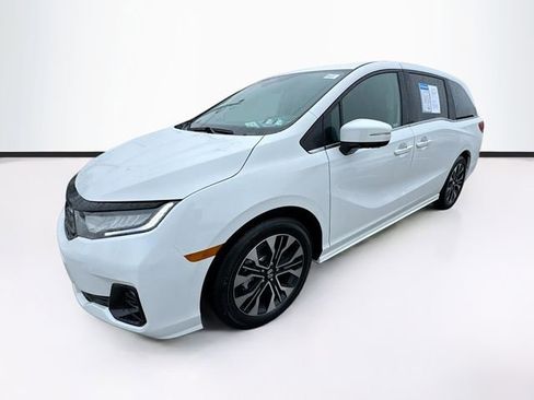 Certified 2026 Honda Odyssey Elite image 3