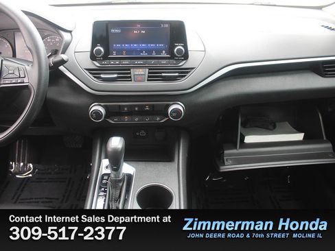 Used 2024 Nissan Altima 2.5 S FWD image 15