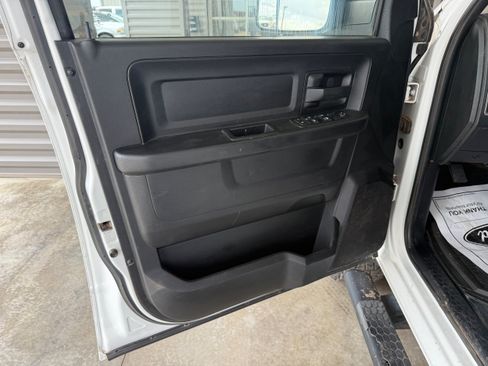 Used 2015 RAM 2500 Tradesman w/ Chrome Appearance Group AWD/4WD image 8