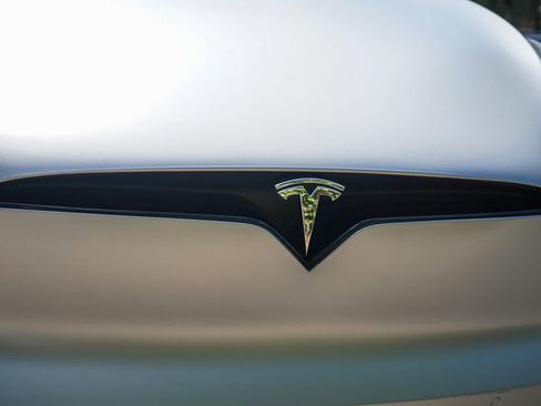 Used 2023 Tesla Model X AWD/4WD image 11