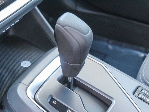 New 2025 Subaru Crosstrek 2.0i Premium image 17