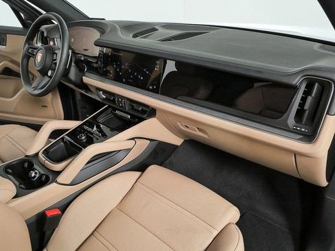 New 2026 Porsche Cayenne AWD image 24