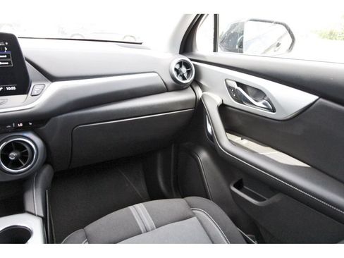 Used 2025 Chevrolet Blazer LT AWD/4WD image 10