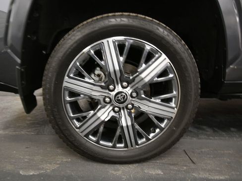 Certified 2024 Toyota Sequoia Capstone image 33