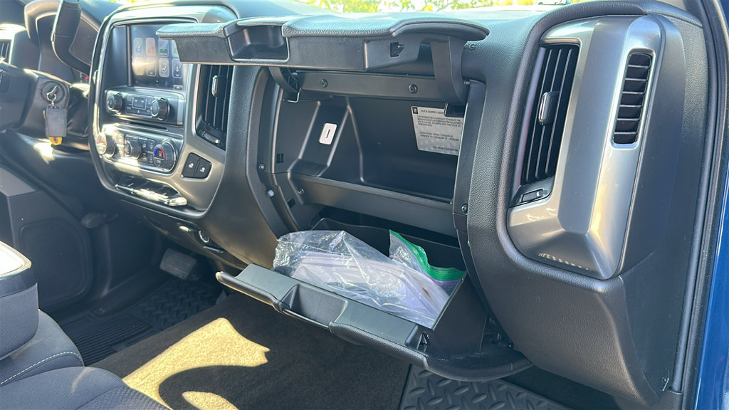 Used 2018 Chevrolet Silverado 1500 LT w/ All Star Edition AWD/4WD image 32
