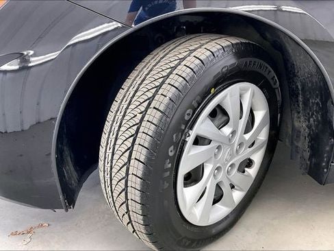 Used 2019 Hyundai Elantra SE w/ Cargo Package FWD image 33