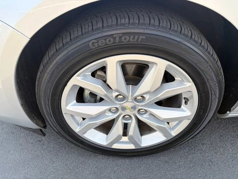 Used 2019 Chevrolet Impala LT FWD image 9