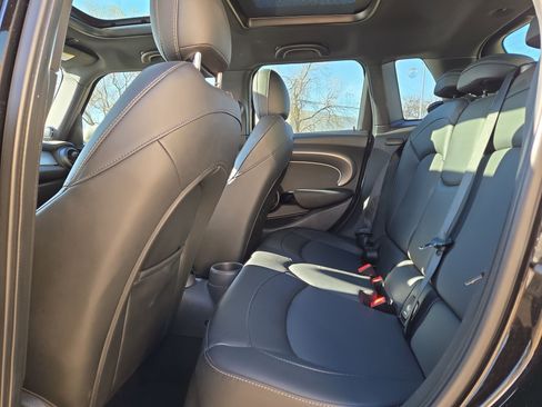 Used 2022 MINI Cooper S w/ Premium Package image 13