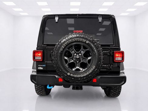 Used 2023 Jeep Wrangler Unlimited w/ Sun & Screen Package AWD/4WD image 12