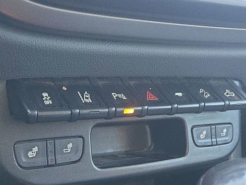 Used 2022 Chevrolet Colorado Z71 w/ Safety Package image 23