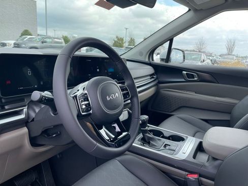 New 2026 Kia Carnival LXS image 10