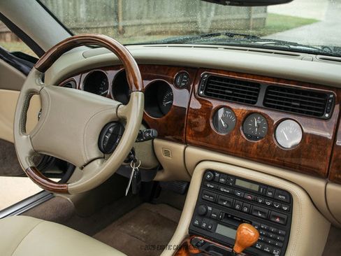 Used 1999 Jaguar XK8 Convertible RWD image 39