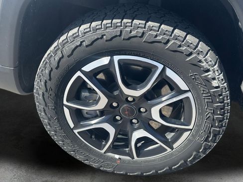 Used 2025 Jeep Compass Trailhawk image 12