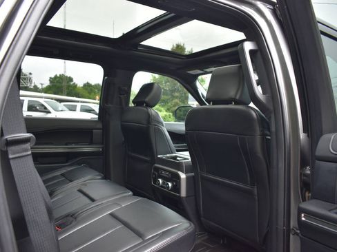 Used 2020 Ford Expedition XLT w/ Equipment Group 202A AWD/4WD image 14