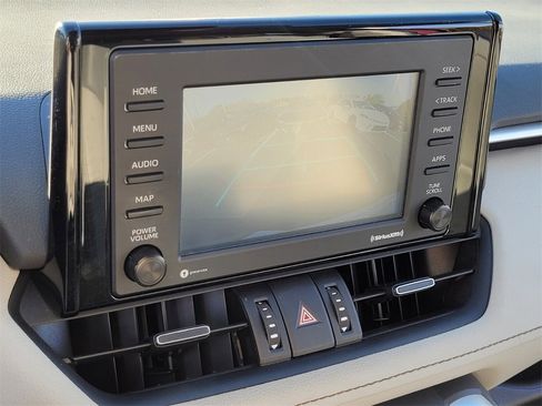 Used 2022 Toyota RAV4 XLE Premium image 15