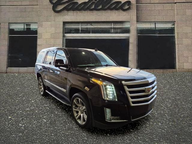 Used 2017 Cadillac Escalade Luxury AWD/4WD image 7