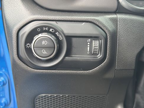 Used 2023 Jeep Gladiator Sport AWD/4WD image 36
