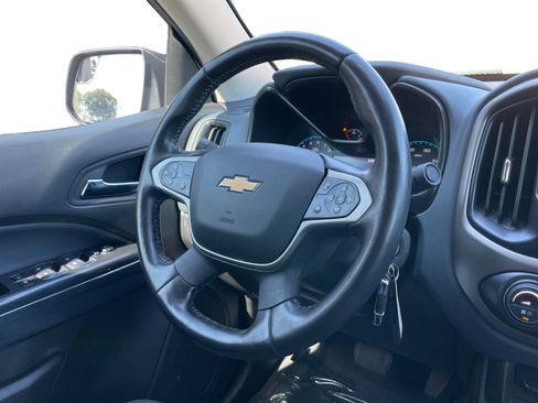 Used 2022 Chevrolet Colorado Z71 image 12