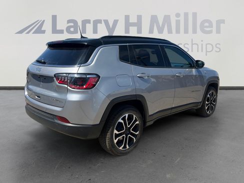 Certified 2024 Jeep Compass Limited w/ Sun and Sound Group AWD/4WD image 5