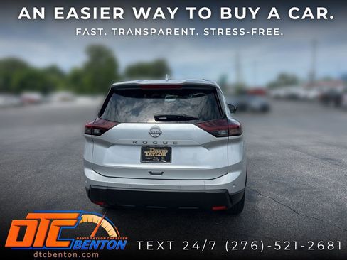 Used 2025 Nissan Rogue SV FWD image 4