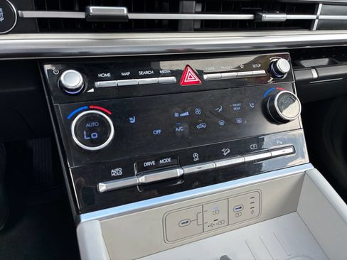 Used 2026 Hyundai Santa Fe SEL FWD image 33