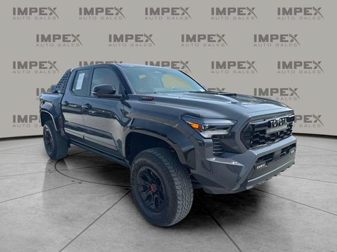 Used 2025 Toyota Tacoma TRD Pro AWD/4WD image 4