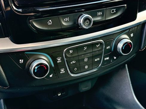 Used 2019 Chevrolet Traverse Premier image 17