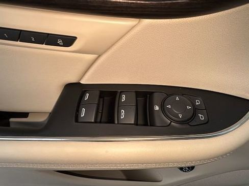 Used 2023 Buick Envision Avenir image 14