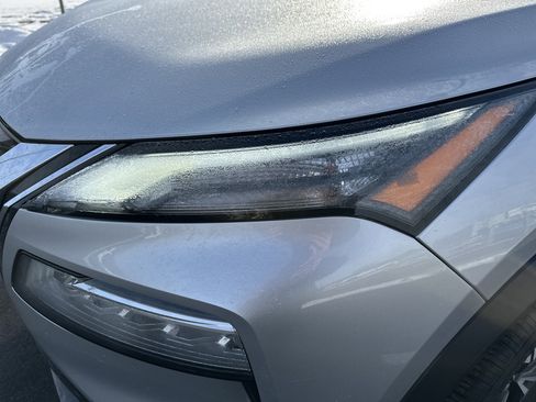 Used 2023 Nissan Rogue SV image 6