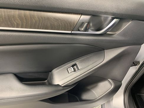 Used 2018 Honda Accord EX-L image 32
