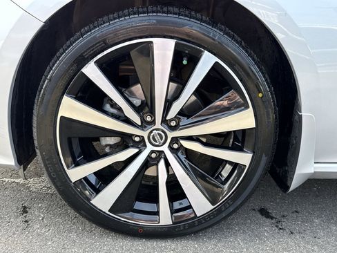 Used 2021 Nissan Altima 2.5 SR image 12