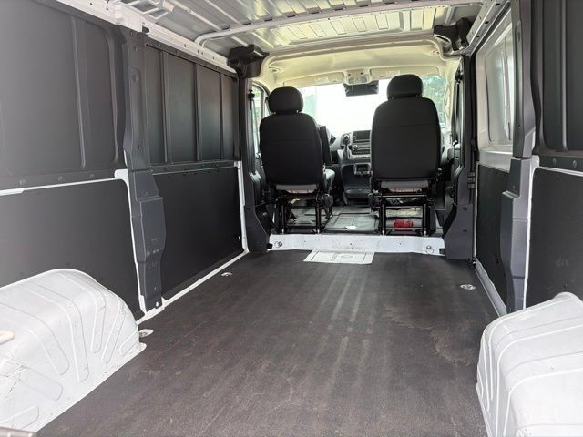 Used 2025 RAM ProMaster 2500 w/ Convenience Group FWD image 7