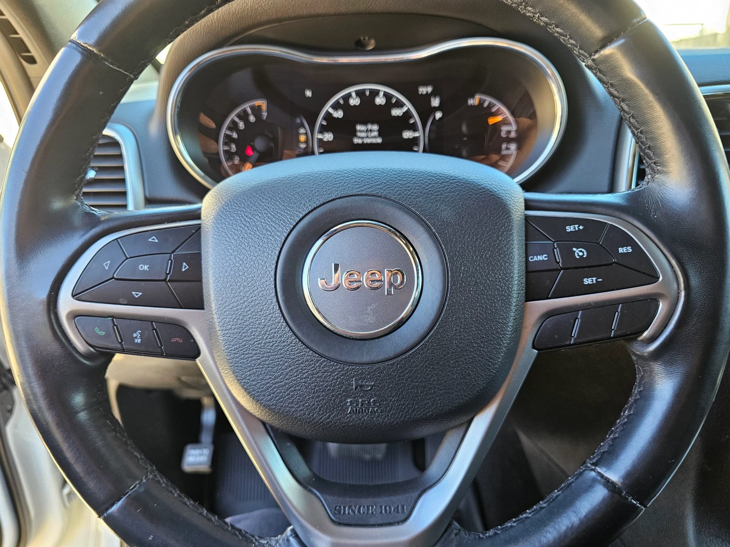 Used 2021 Jeep Grand Cherokee Laredo AWD/4WD image 11