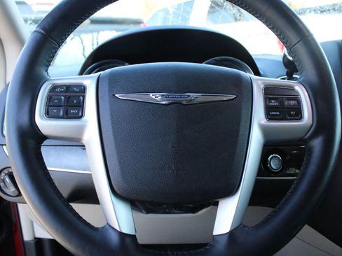 Used 2015 Chrysler Town & Country Touring w/ Trailer Tow Group image 24