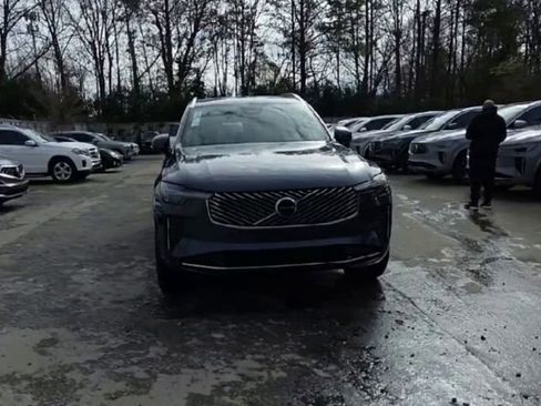 New 2026 Volvo XC90 B6 Plus image 3