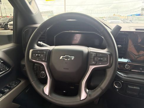 Used 2025 Chevrolet Silverado 2500 ZR2 w/ Technology Package AWD/4WD image 11