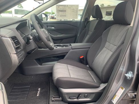 New 2026 Nissan Rogue SV w/ Cold Weather Package FWD image 17