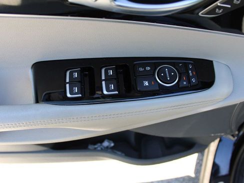 Used 2017 Kia Sorento SX AWD/4WD image 25