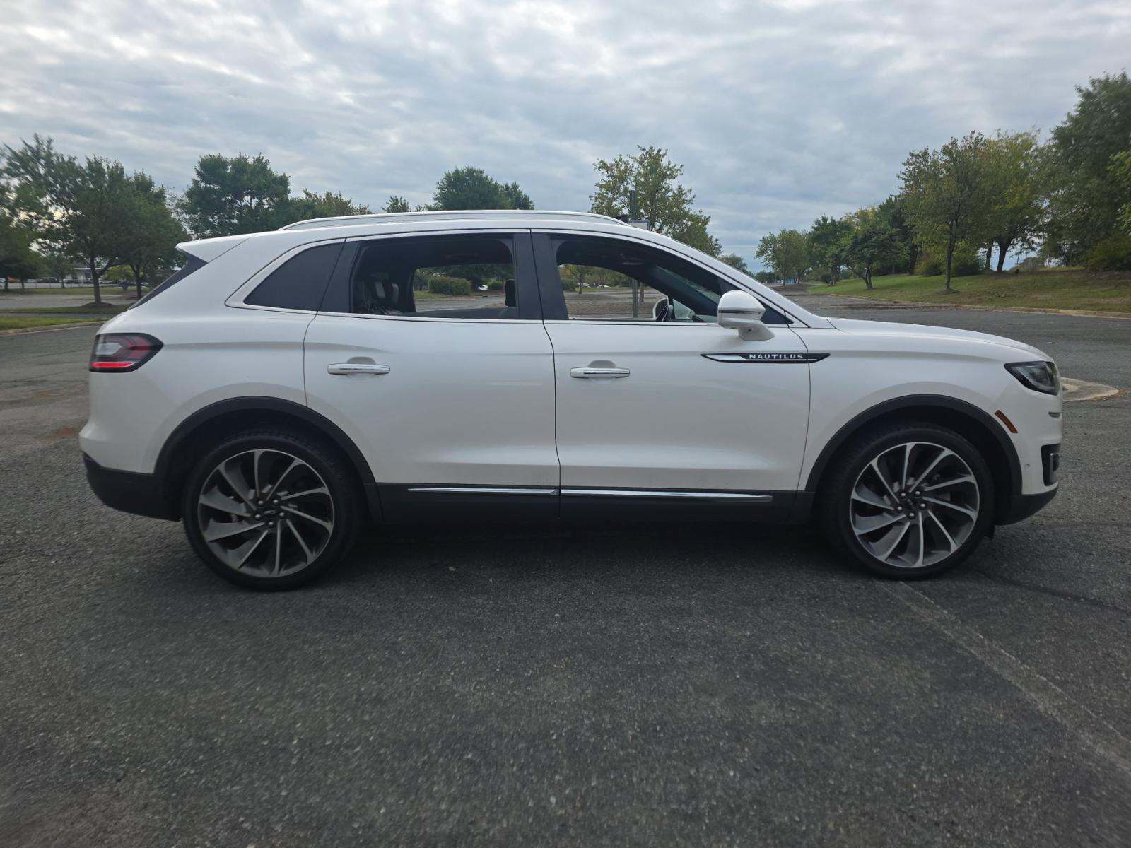 Used 2019 Lincoln Nautilus Reserve w/ Ultimate Package AWD/4WD image 2