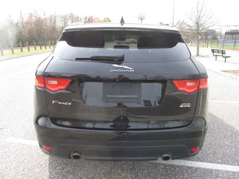 Used 2019 Jaguar F-PACE Premium image 24