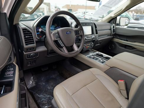 Used 2018 Ford Expedition XLT w/ Equipment Group 202A image 16