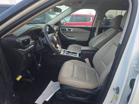 Used 2023 Ford Explorer XLT w/ Equipment Group 202A image 10