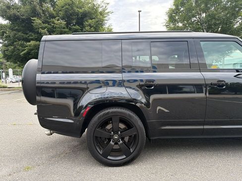 Used 2025 Land Rover Defender 130 V8 AWD/4WD image 9