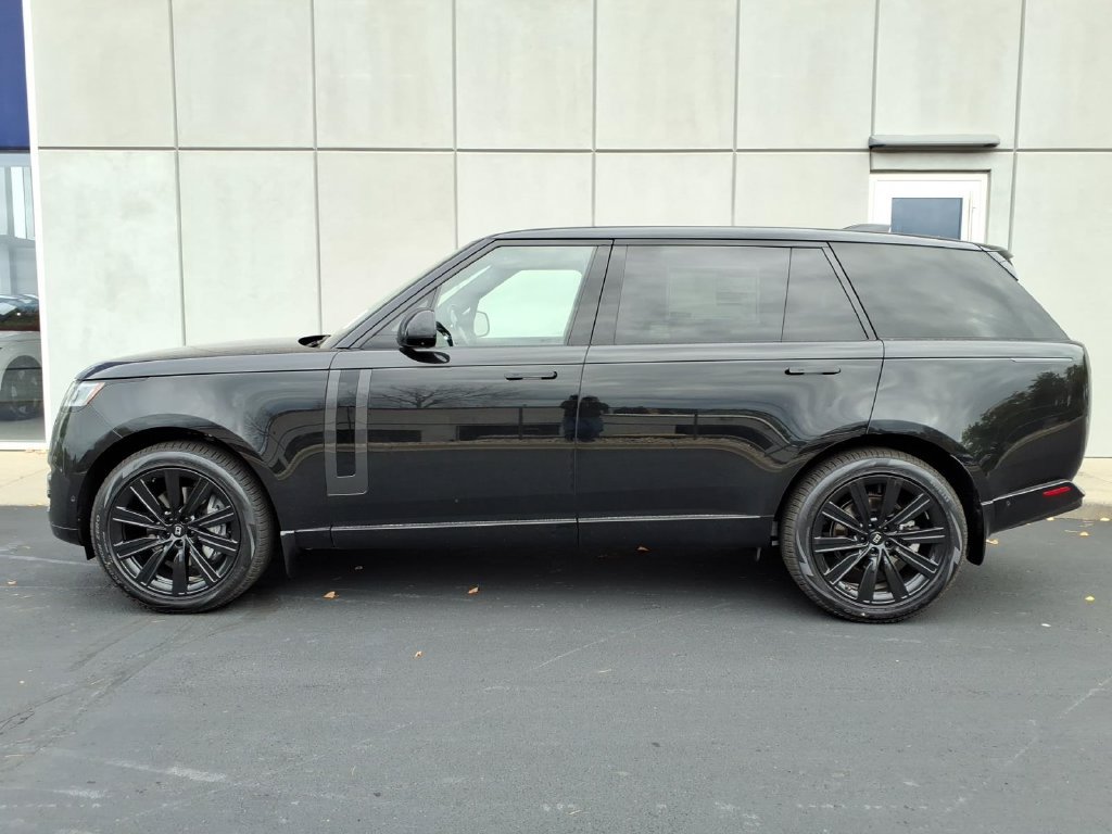 New 2027 Land Rover Range Rover Long Wheelbase SE AWD/4WD image 3